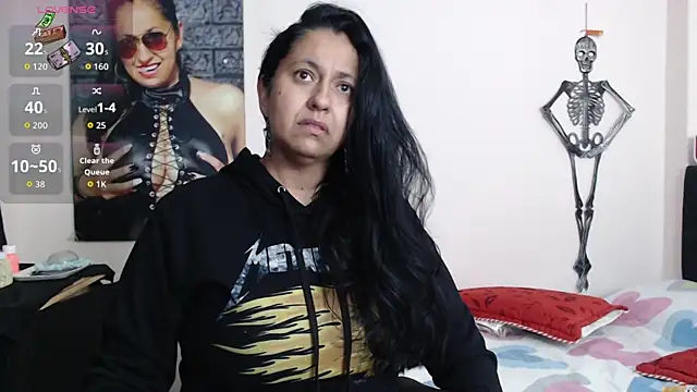 Snapshot of holydeath_1 chatting on 10.11.25 holydeath 1 online show from 10.11.25