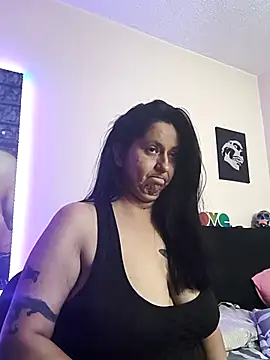 Snapshot of holydeath_1 chatting on 11.19.25 holydeath 1 online show from 11.19.25