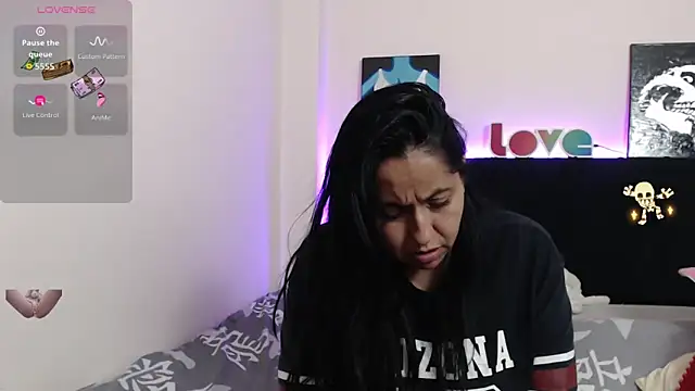 Snapshot of holydeath_1 chatting on 11.21.25 holydeath 1 online show from 11.21.25