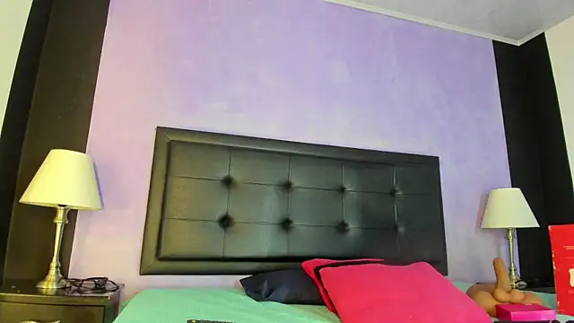 Snapshot of GreciaFox1 chatting on 04.01.26 GreciaFox1 online show from 04.01.26