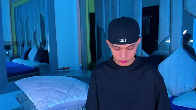 Sebax Young online show from 09.16.25