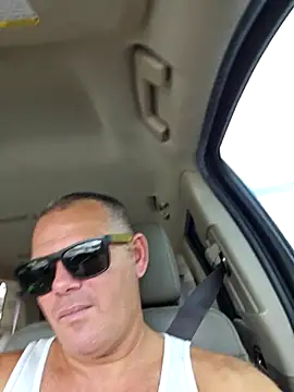 Snapshot of cubanitofeliz40 chatting on 10.06.25 cubanitofeliz40 online show from 10.06.25