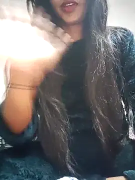 cute radhikaa online show from 12.18.25