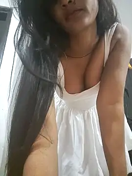 cute radhikaa online show from 04.04.26