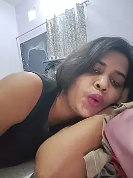cute radhikaa online show from 05.24.26