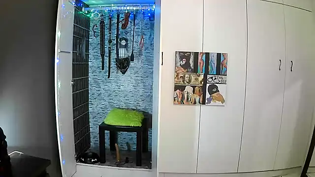 Snapshot of BaDSubMiss chatting on 09.15.25 BaDSubMiss online show from 09.15.25