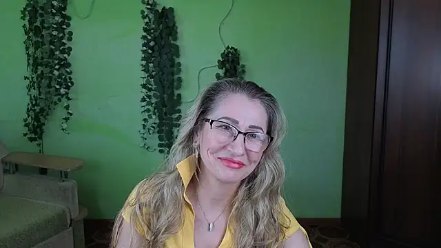 Snapshot of Habibi_Honeyy chatting on 05.18.26 Habibi Honeyy online show from 05.18.26