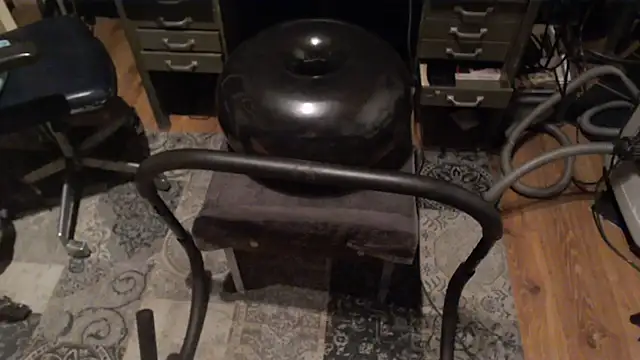 Snapshot of drieghe chatting on 10.25.25 drieghe online show from 10.25.25