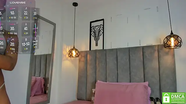 Snapshot of Gia_Scott chatting on 09.28.25 Gia Scott online show from 09.28.25