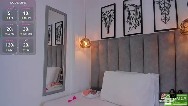 Snapshot of Gia_Scott chatting on 10.05.25 Gia Scott online show from 10.05.25