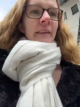 Snapshot of Bikergirl_97 chatting on 11.20.25 Bikergirl 97 online show from 11.20.25