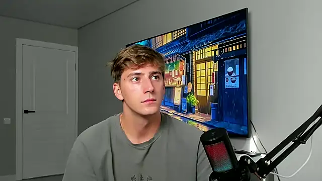 Snapshot of DaniHort chatting on 09.15.25 DaniHort online show from 09.15.25