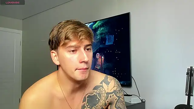 Snapshot of DaniHort chatting on 10.09.25 DaniHort online show from 10.09.25