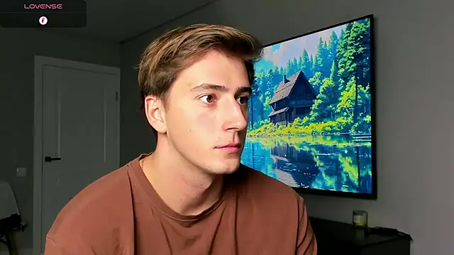 Snapshot of DaniHort chatting on 10.25.25 DaniHort online show from 10.25.25