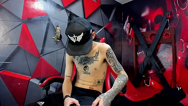 StraightBoy Nick online show from 10.22.25