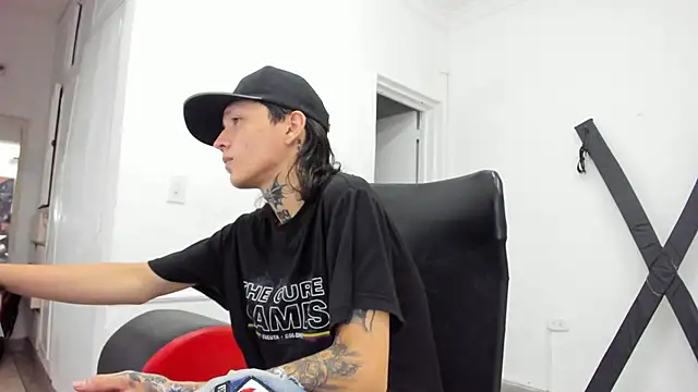 StraightBoy Nick online show from 04.13.26