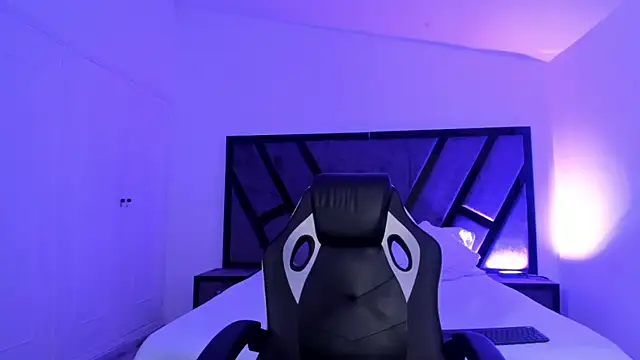 Snapshot of MarilynDupont chatting on 09.13.25 MarilynDupont online show from 09.13.25