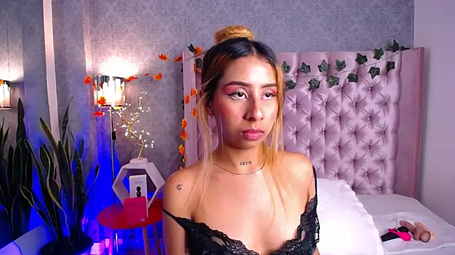 laila stilwiills online show from 12.05.25