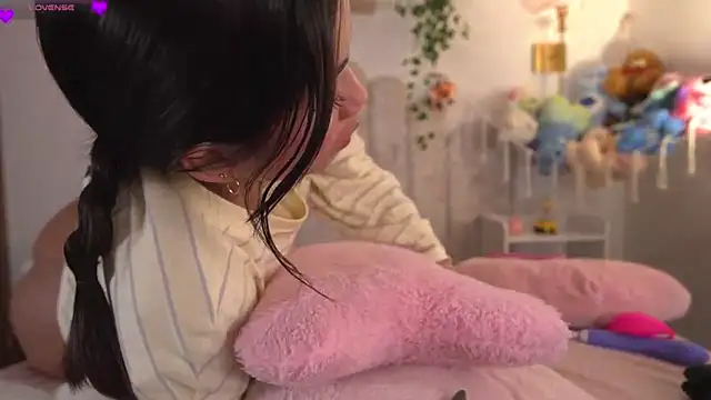 violeth     online show from 03.25.26