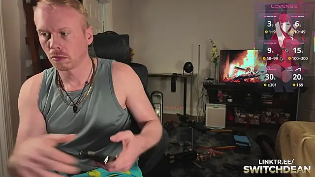 Snapshot of twunkdean chatting on 12.01.25 twunkdean online show from 12.01.25