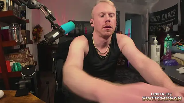 Snapshot of twunkdean chatting on 12.05.25 twunkdean online show from 12.05.25