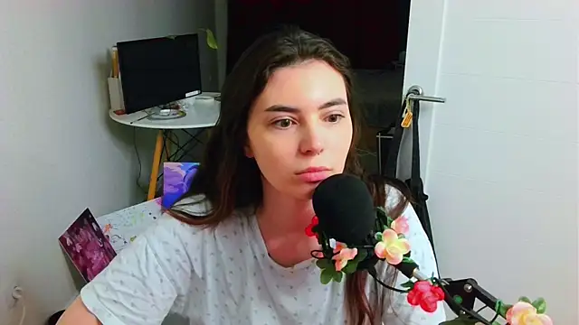 Snapshot of peachyness chatting on 06.30.26 peachyness online show from 06.30.26