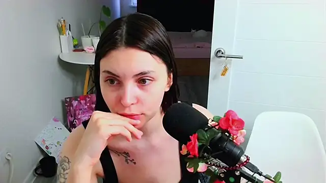 Snapshot of peachyness chatting on 07.20.26 peachyness online show from 07.20.26
