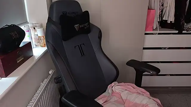 Lilly-Luscious online show from 03.29.26