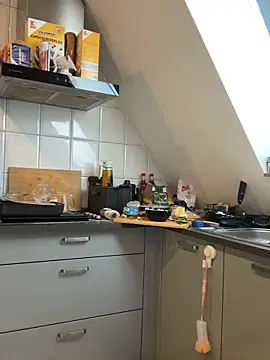 Snapshot of SweetTeenGirl chatting on 09.29.25 SweetTeenGirl online show from 09.29.25