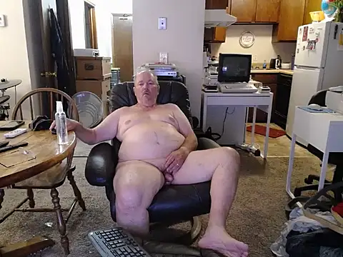 Snapshot of havethickcock chatting on 07.17.26 havethickcock online show from 07.17.26