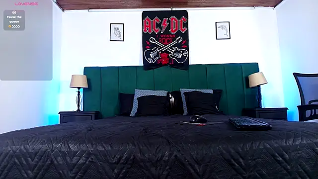 Alisse Moore online show from 09.20.25