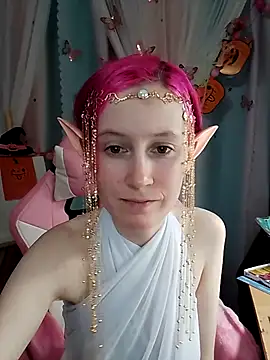 Snapshot of Fuzzy_Unicorn chatting on 10.24.25 Fuzzy Unicorn online show from 10.24.25