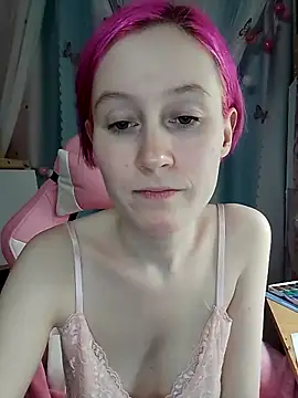 Snapshot of Fuzzy_Unicorn chatting on 11.03.25 Fuzzy Unicorn online show from 11.03.25