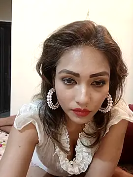 Snapshot of zoyarathore chatting on 11.27.25 zoyarathore online show from 11.27.25