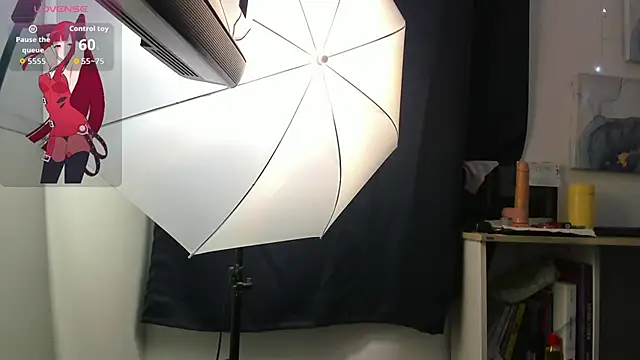 Snapshot of Mishell_Bons chatting on 11.21.25 Mishell Bons online show from 11.21.25