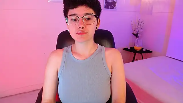 Snapshot of jeroharper chatting on 11.09.25 jeroharper online show from 11.09.25