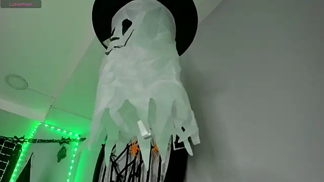 klariz09 online show from 10.25.25