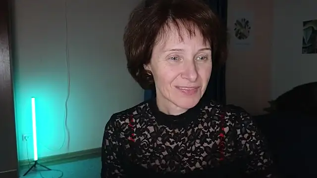 Lia Tito online show from 10.28.25