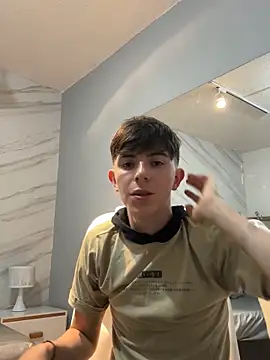 Snapshot of mathias_saenz chatting on 09.27.25 mathias saenz online show from 09.27.25