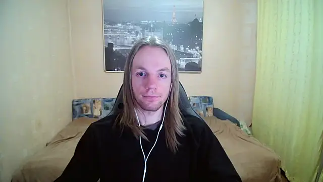 Snapshot of AdamDickens chatting on 04.20.26 AdamDickens online show from 04.20.26