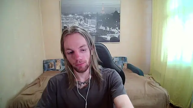 Snapshot of AdamDickens chatting on 04.30.26 AdamDickens online show from 04.30.26