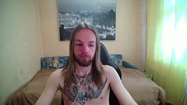 Snapshot of AdamDickens chatting on 06.10.26 AdamDickens online show from 06.10.26