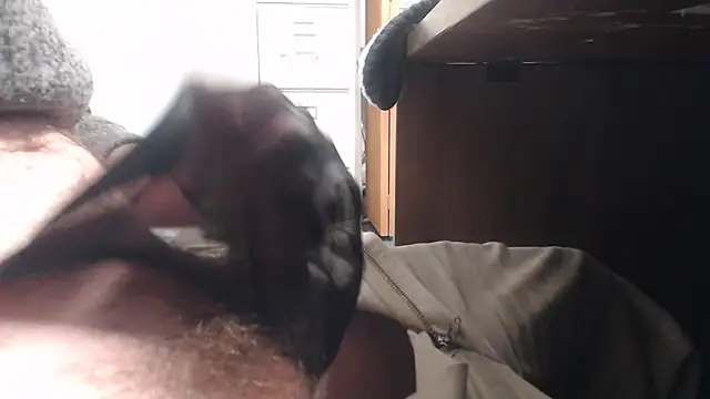 Snapshot of Ilovethetip chatting on 11.12.25 Ilovethetip online show from 11.12.25