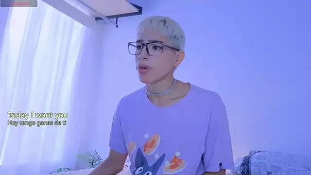 Snapshot of taichi_bluy chatting on 09.18.25 taichi bluy online show from 09.18.25