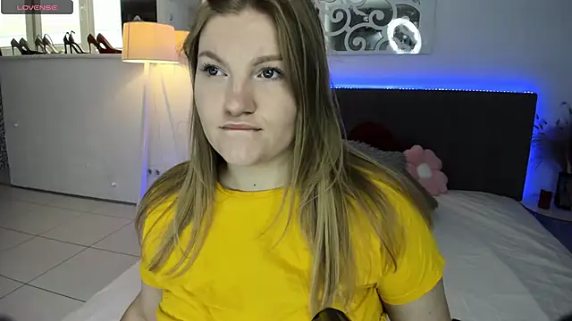 Snapshot of AshleyJoness chatting on 09.17.25 AshleyJoness online show from 09.17.25