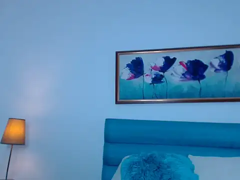 Snapshot of Abella-Stone chatting on 10.07.25 Abella-Stone online show from 10.07.25