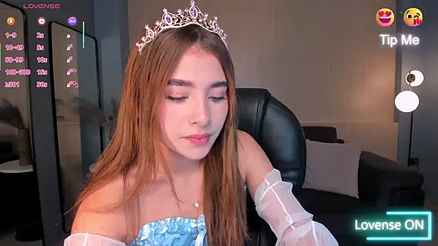 Snapshot of IbizaJacobs chatting on 10.14.25 IbizaJacobs online show from 10.14.25