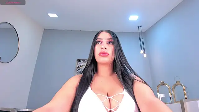 Snapshot of LeahLombardi_ chatting on 10.13.25 LeahLombardi online show from 10.13.25