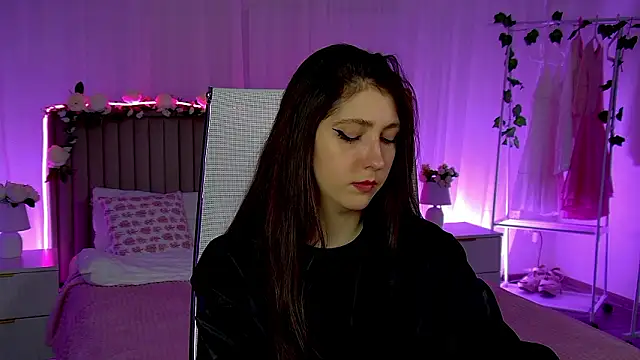 Mary Miiller online show from 03.06.26