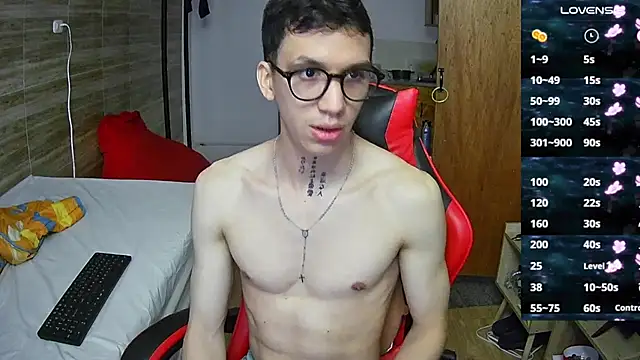 Snapshot of angelicious_ chatting on 10.16.25 angelicious online show from 10.16.25